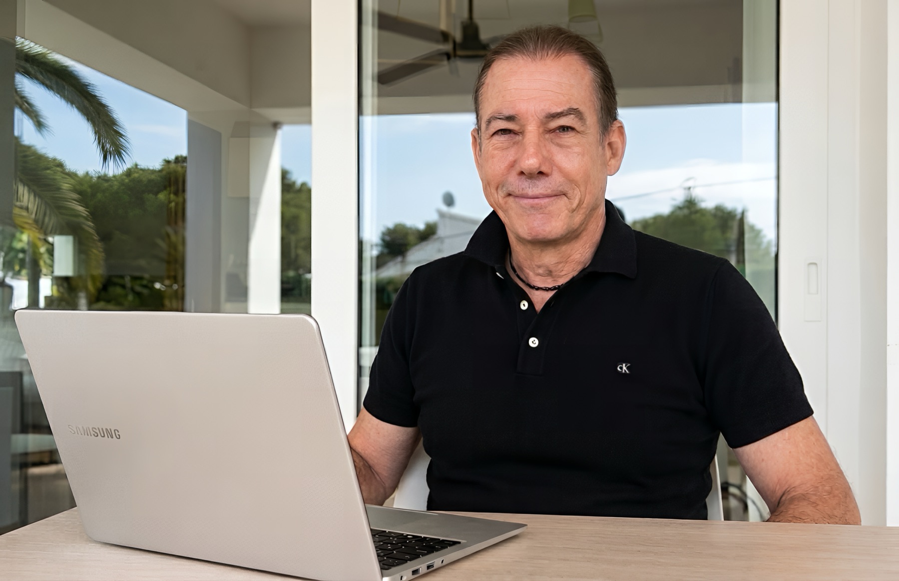 Nicolas Strebel working independently from his desk on the Costa Blanca